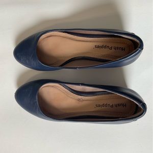 Women’s Hush Puppy wedge shoes size 5.5, like new